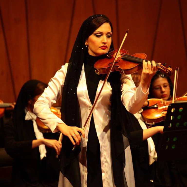 استاد مریم مدنی